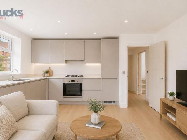 Flat for sale in Totteridge, Buckinghamshire