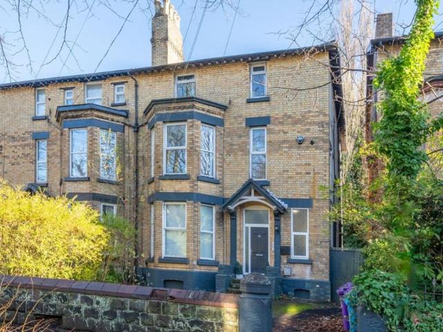 Flat for sale in Calderstones