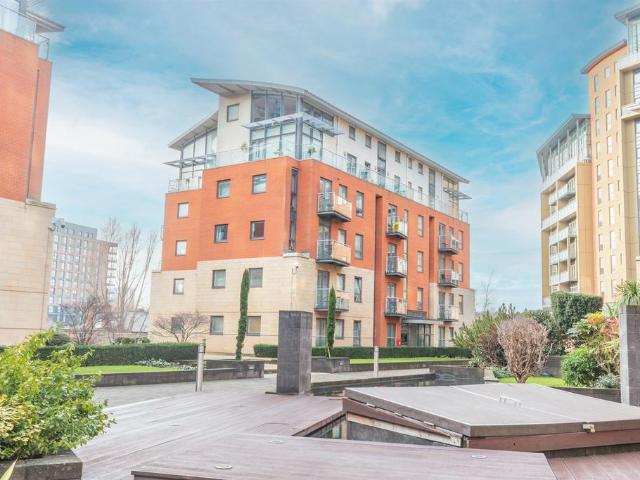 Flat for sale in Holbeck, West Yorkshire