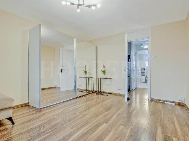 Flat for sale in Dollis Hill, Greater London