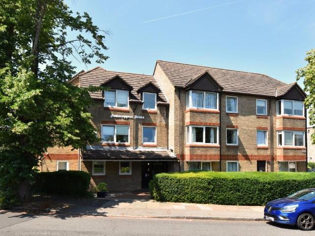Flat for sale in Greater London
