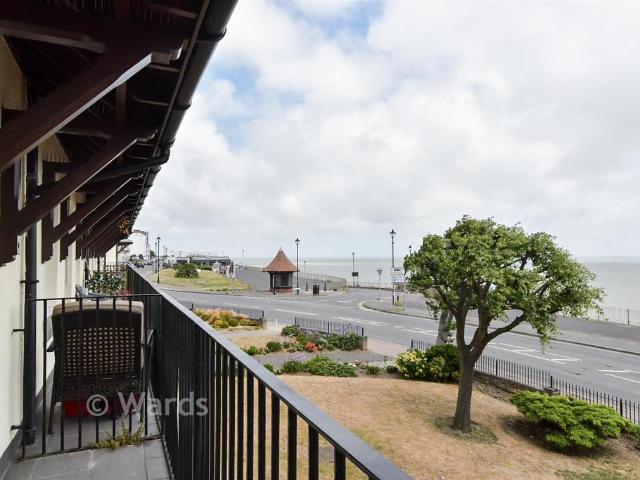 Flat for sale in East Cliff, Acol