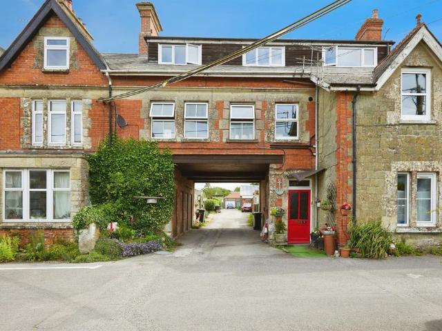 Flat for sale in Shaftesbury, East Dorset