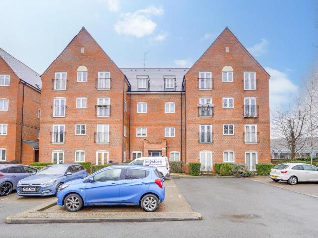 Flat for sale in Leighton-Linslade, Leighton Buzzard