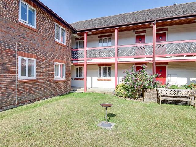 Flat for sale in Worthing, West Sussex