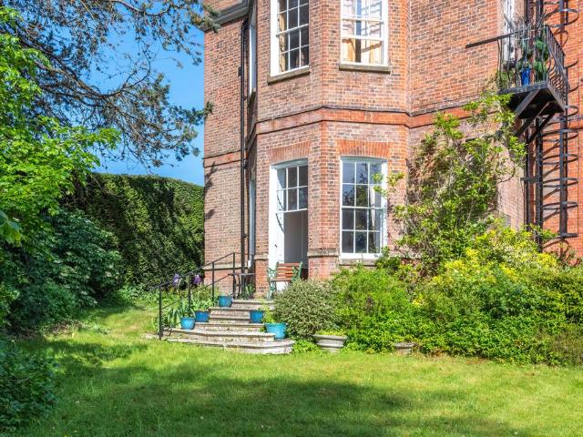 Flat for sale in Great Missenden, Buckinghamshire