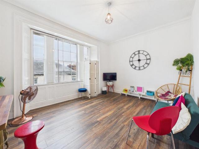 Flat for sale in Bridgend, Perth