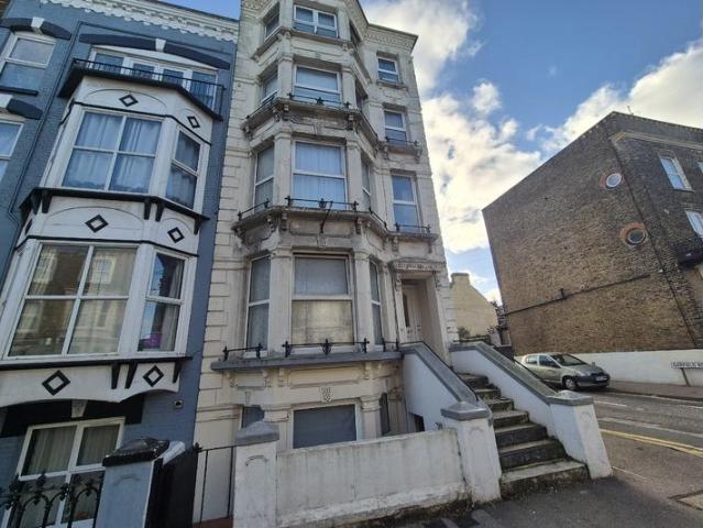 Flat for sale in Westbrook, Acol