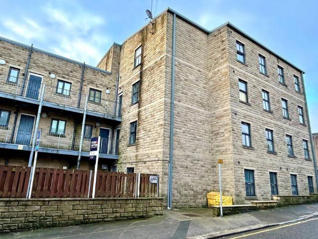 Flat for sale in Boothtown, Halifax