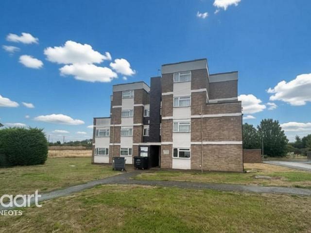 Flat for sale in Huntingdon, Cambridgeshire