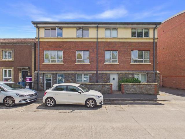 Flat for sale in Wapping Wharf, Feckenham