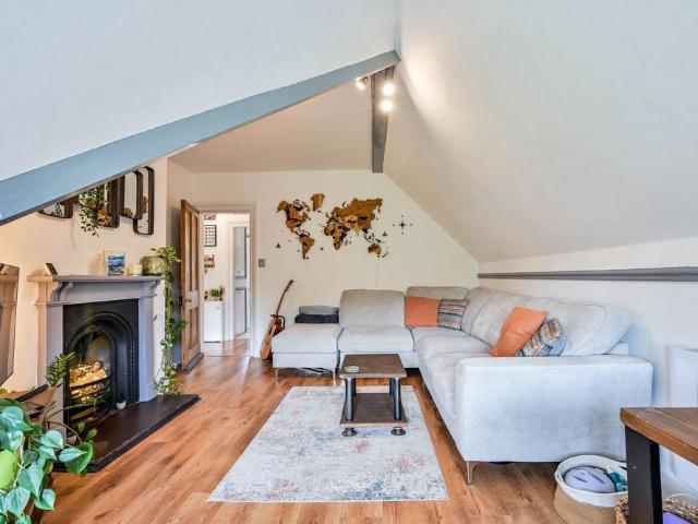 Flat for sale in Charlotteville, Westborough