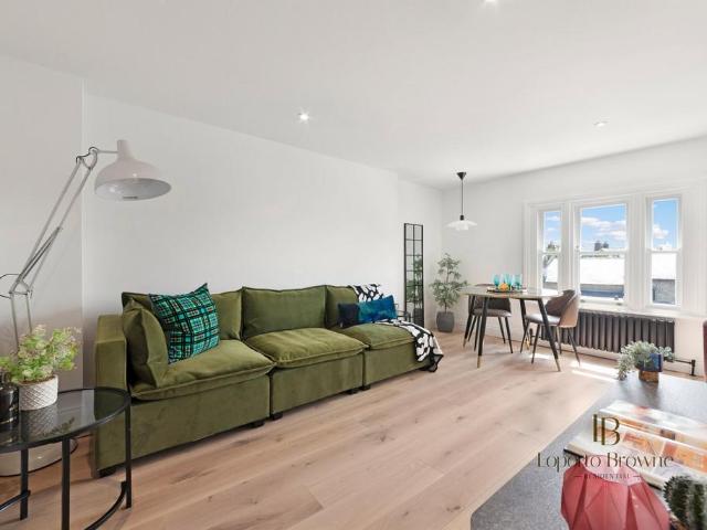 Flat for sale in Notting Hill, Greater London