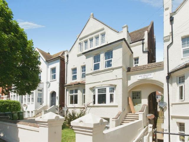 Flat for sale in Central, Heathlands