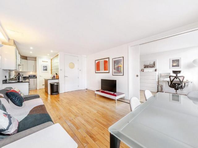 Flat for sale in The Borough, Isle Of Man