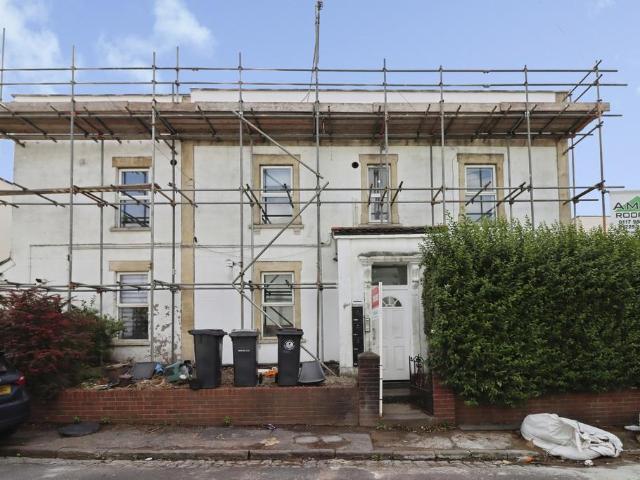 Flat for sale in Feckenham, City Of Bristol