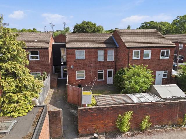 Flat for sale in Epping, Essex