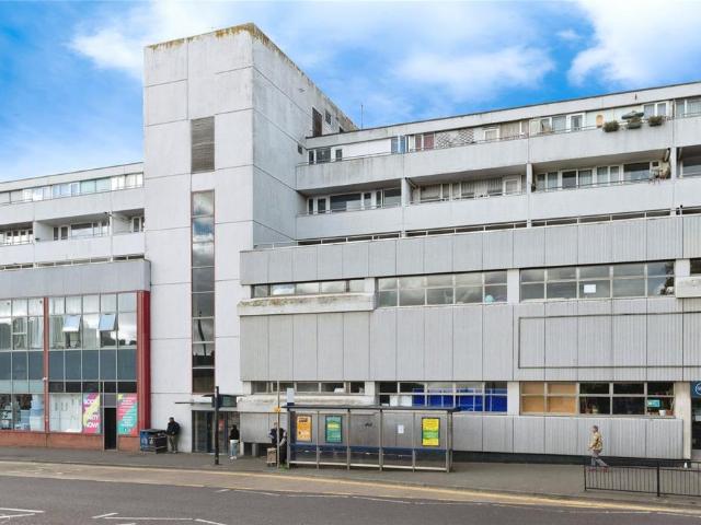 Flat for sale in Southend City Centre Neighbourhood, Alton Barnes