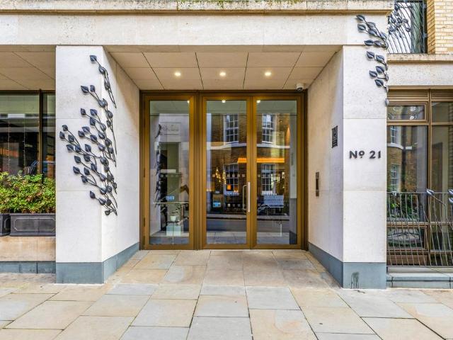 Flat for sale in South Kensington, Isle Of Man