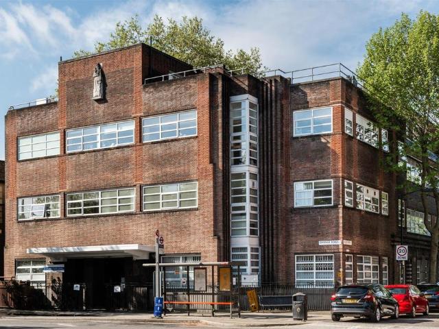 Flat for sale in Old Kent Road, Greater London