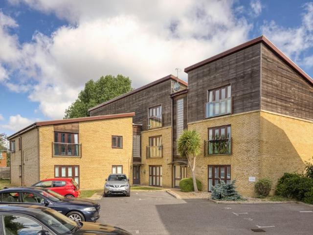 Flat for sale in Chilton, Acol