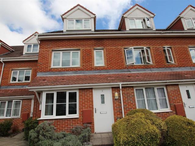 Flat for sale in Eastleigh, Helford