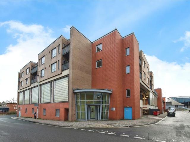 Flat for sale in Watergate, Devon