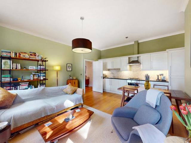 Flat for sale in London Borough of Hounslow, Spring Grove