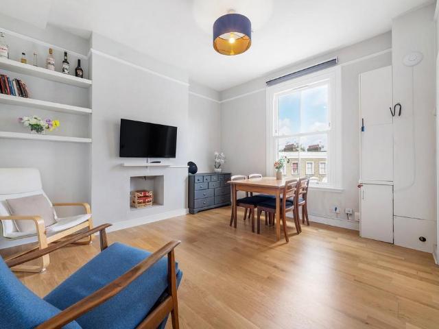 Flat for sale in Loughborough Junction, Greater London
