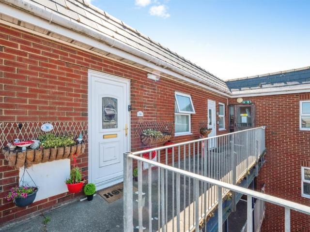 Flat for sale in Weymouth, East Dorset