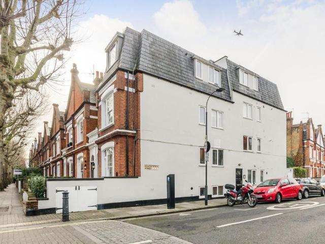 Flat for sale in Parson's Green, Greater London