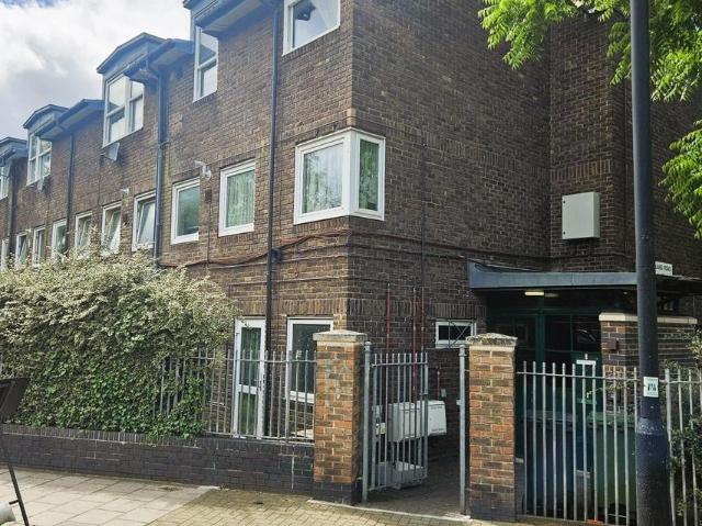Flat for sale in Loughborough Junction, Greater London