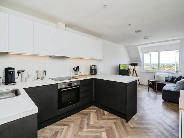 Flat for sale in Pachesham Park, Surrey