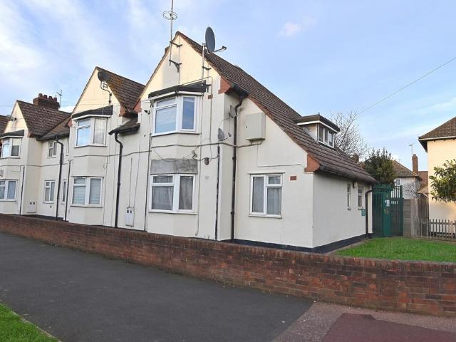 Flat for sale in Thames View, Greater London