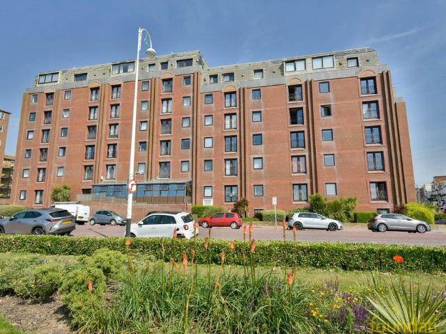 Flat for sale in Central, Heathlands