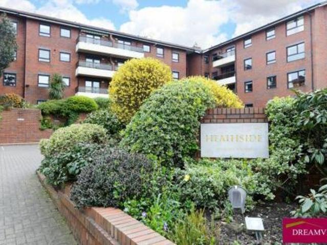 Flat for sale in Golders Green, Greater London