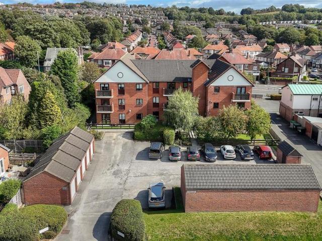 Flat for sale in Low Fell, Tyne And Wear