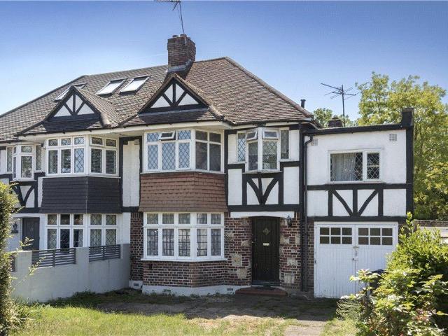 Flat for sale in London Borough of Merton, Raynes Park