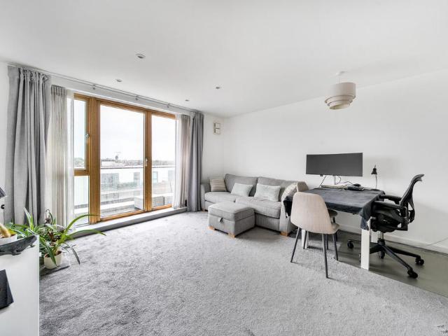 Flat for sale in Fulham, Isle Of Man