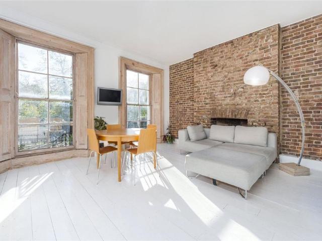 Flat for sale in Somers Town, Greater London