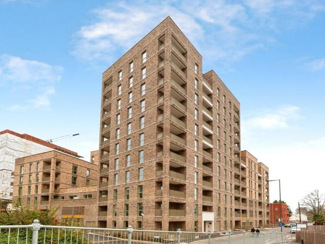 Flat for sale in North Town, Maidenhead