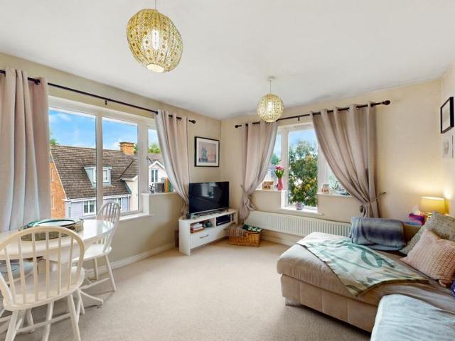 Flat for sale in Greater London