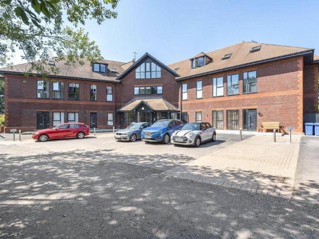 Flat for sale in Wokingham