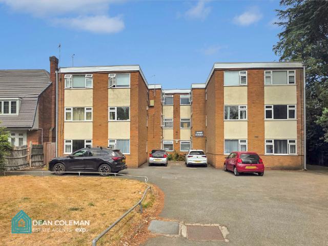 Flat for sale in Wake Green, West Midlands