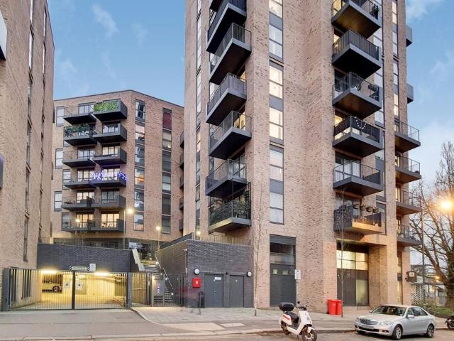 Flat for sale in Wealdstone, Greater London
