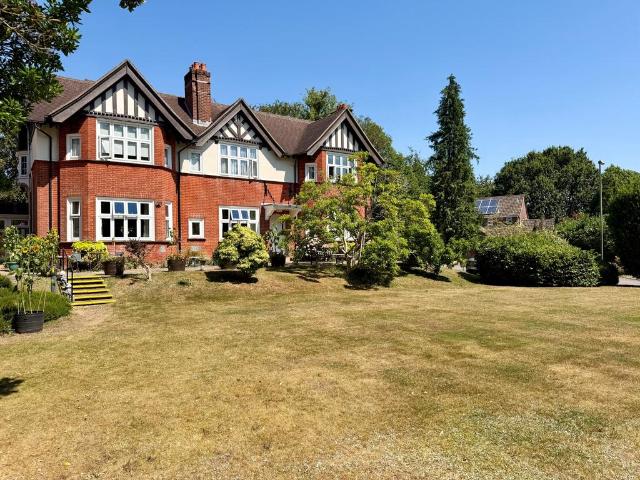 Flat for sale in Helford, Hampshire