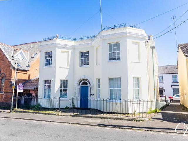 Flat for sale in Ewens Farm, Golden Valley