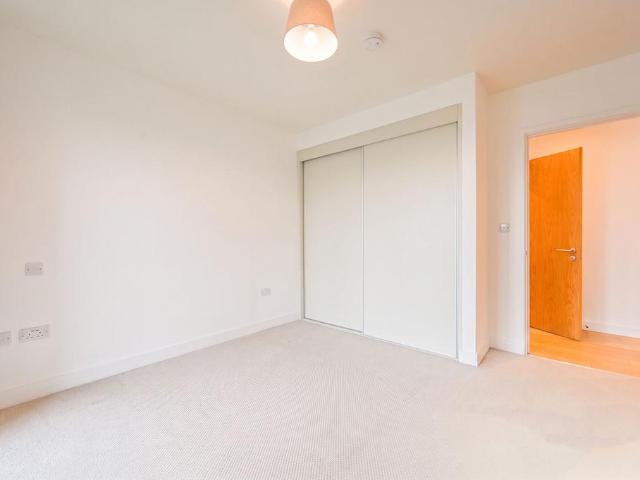 Flat for sale in Tottenham Hale, Greater London