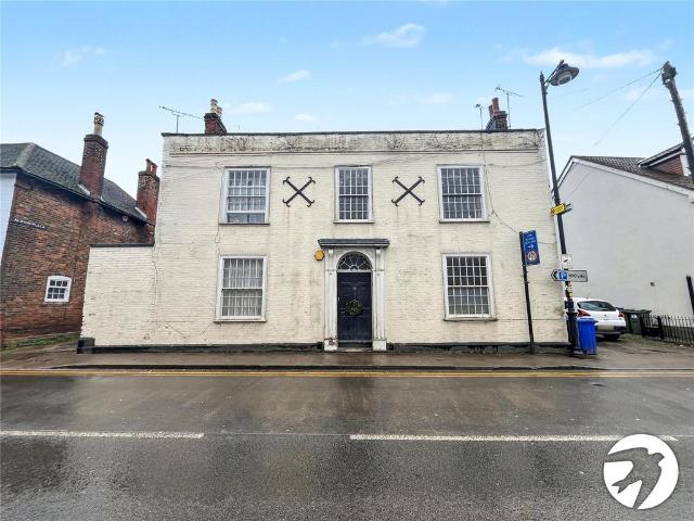 Flat for sale in Oad Street, Kent
