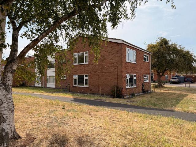 Flat for sale in Elmfield, Leicestershire